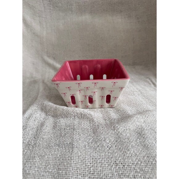 Ceramic Berry Basket with Bows Coquette - Picture 1 of 3